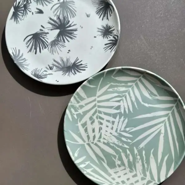 Melamine tallerken 20 cm, grå/grønn (assortert farge)